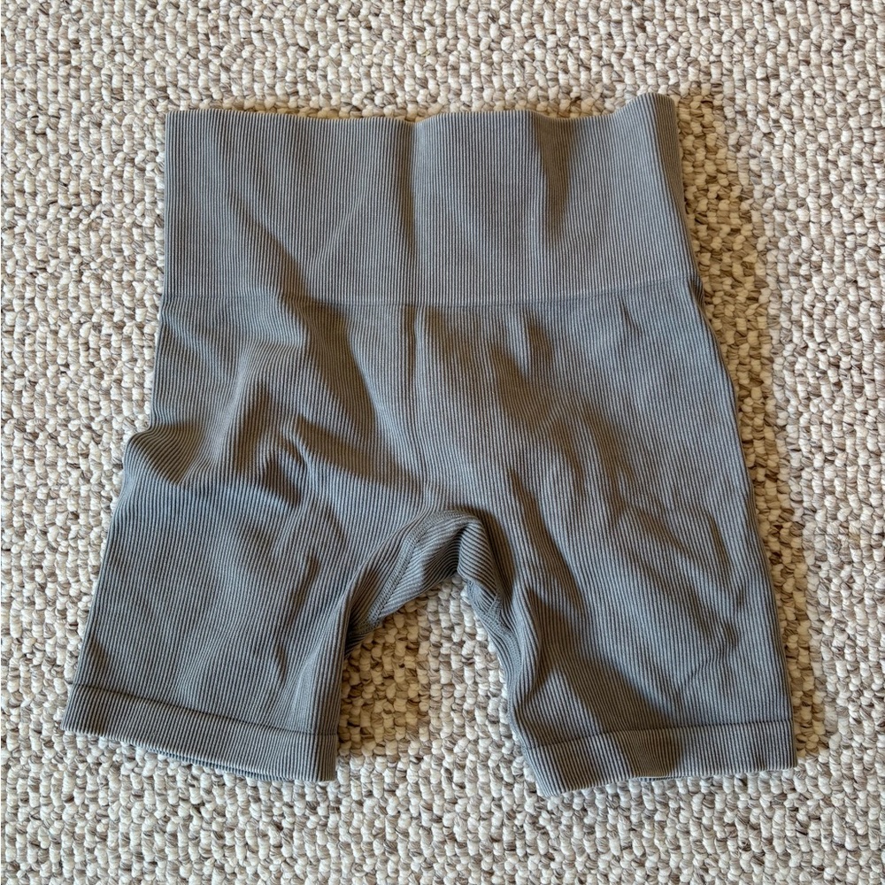 JoyLab Women's Ribbed Bike Shorts in Gray